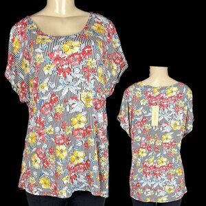 Diana Belle +2X Floral-Striped Print Crew Neckline Short Dolman Sleeve Top